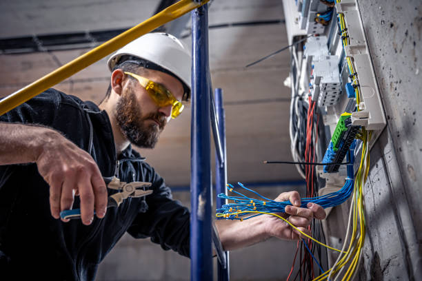 Best Emergency Electrical Repair  in Rossmoor, CA
